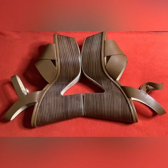 Michael Kors Divia Wedge Leather Heel Sandals Size 9.5M Brand New.OFFERS WELCOME - Picture 10 of 13